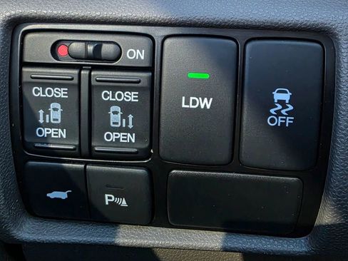 Used 2016 Honda Odyssey Touring Elite image 16