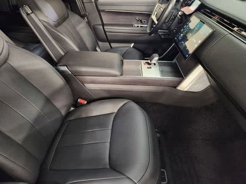 Used 2025 Land Rover Range Rover Autobiography AWD/4WD image 3