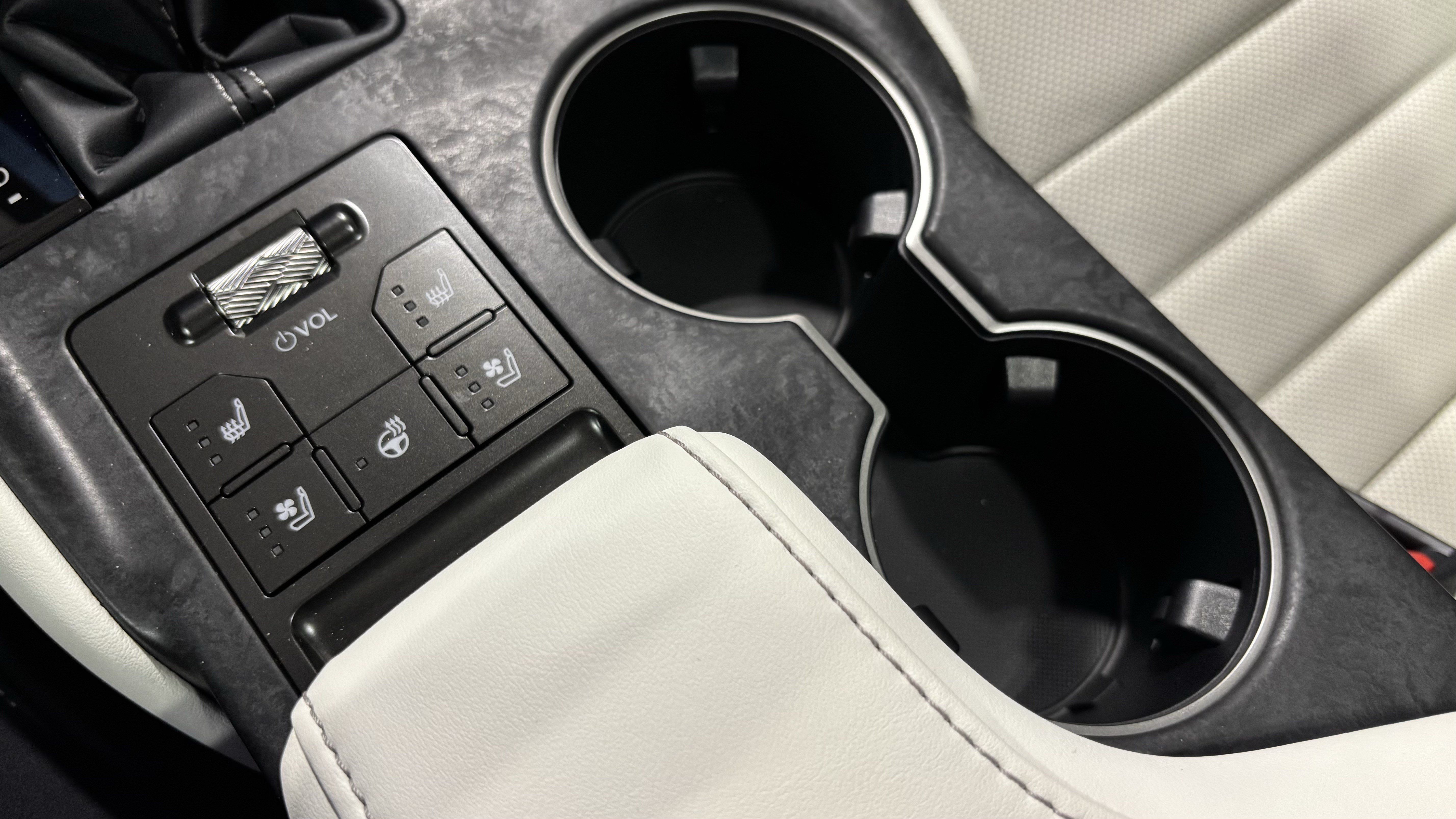 Used 2026 Lexus IS 350 F Sport w/ Technology Package RWD image 26