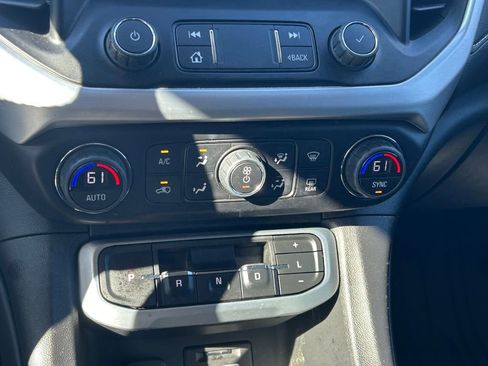 Used 2022 GMC Acadia SLT w/ Elevation Edition image 36