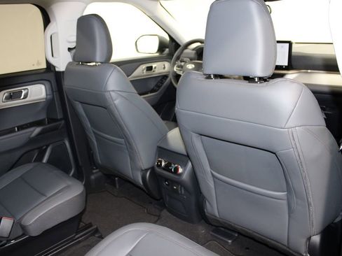 New 2026 Ford Explorer Active w/ Active Comfort Package image 33