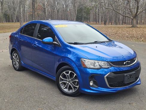 Used 2020 Chevrolet Sonic LT w/ Convenience Package image 2