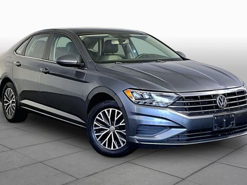 Used 2019 Volkswagen Jetta SE FWD image 3
