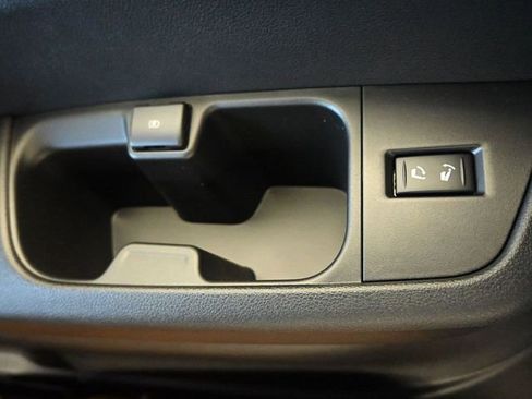 New 2026 Nissan Armada SL w/ Captain's Chari Seat Package image 24