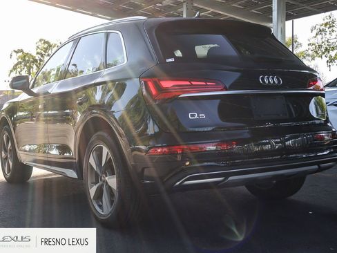 Used 2023 Audi Q5 2.0T Premium w/ Convenience Package image 4