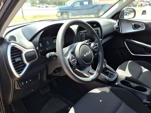 Used 2024 Kia Soul LX w/ Option Group 015 FWD image 16