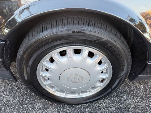Used 1993 Cadillac Allante FWD image 72