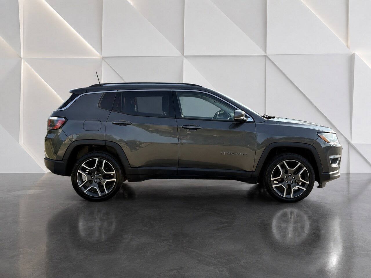 Used 2020 Jeep Compass Limited AWD/4WD image 33