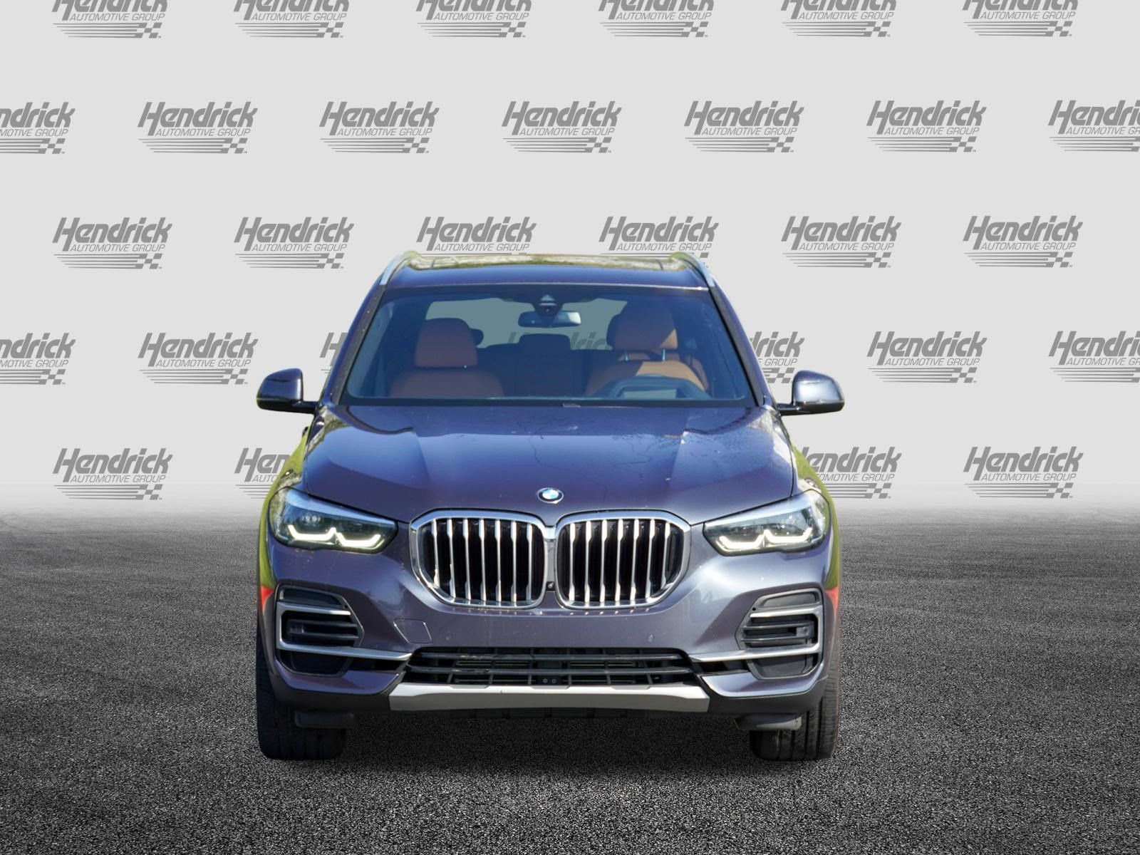 Used 2022 BMW X5 xDrive40i w/ Premium Package AWD/4WD image 3