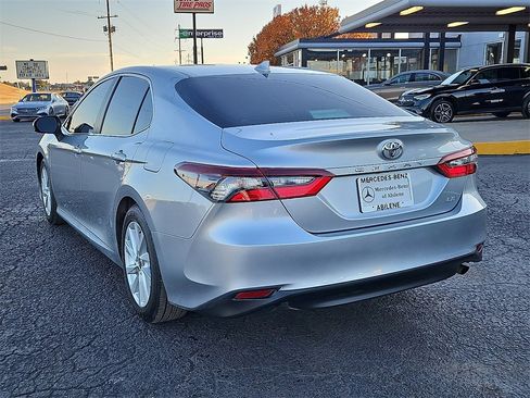 Used 2022 Toyota Camry LE image 5