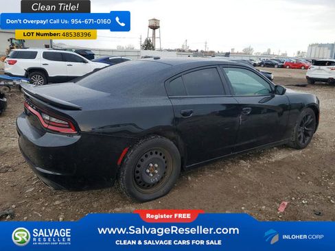 Used 2018 Dodge Charger SXT w/ Blacktop Package RWD image 4