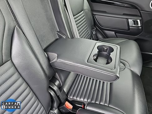 Used 2024 Land Rover Discovery S image 25