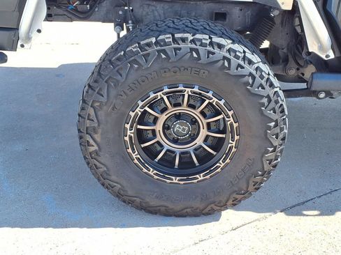Used 2022 Jeep Gladiator Rubicon w/ Trailer Tow Package AWD/4WD image 10