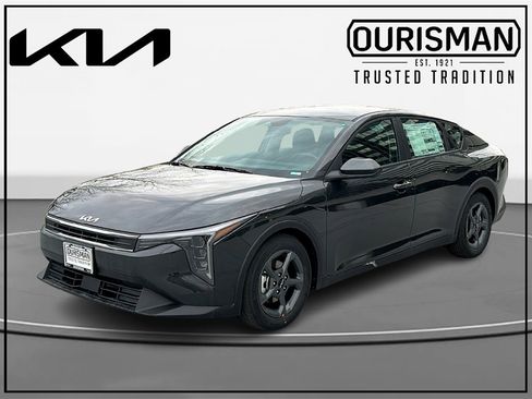 New 2025 Kia K4 LXS image 2