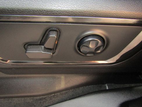 Used 2022 RAM 1500 Limited w/ Off Road Group AWD/4WD image 24