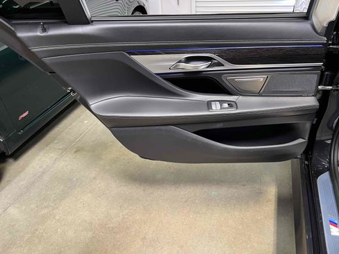 Used 2018 BMW 750i RWD image 74