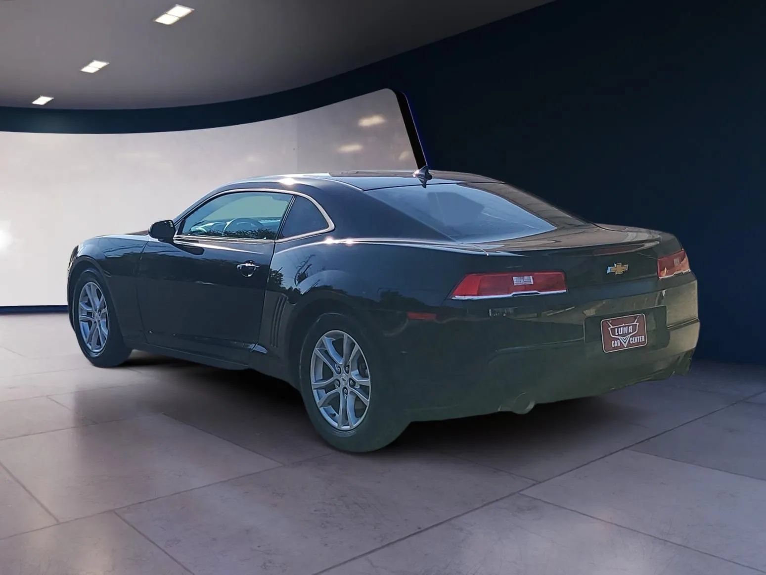 Used 2015 Chevrolet Camaro LT RWD image 3