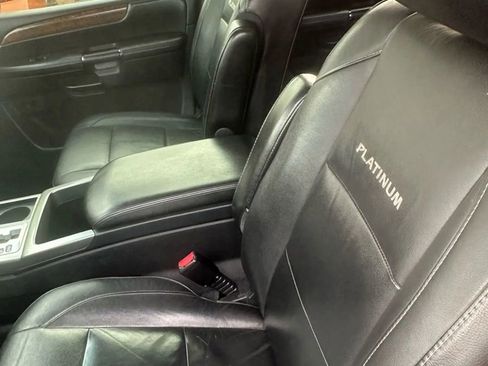 Used 2014 Nissan Armada Platinum image 32