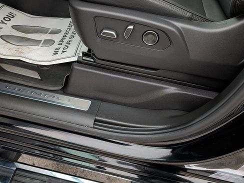 Used 2025 GMC Sierra 3500 Denali w/ Denali Reserve Package image 15