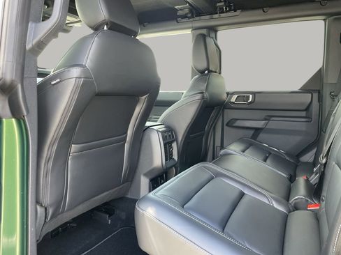 New 2025 Ford Bronco Outer Banks w/ Black Appearance Package image 15