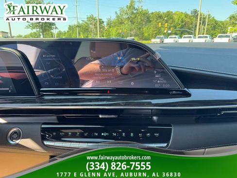 Used 2024 Cadillac Escalade Premium Luxury w/ Performance Package AWD/4WD image 23