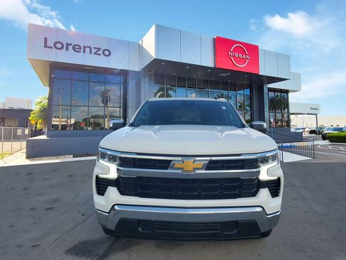 Used 2022 Chevrolet Silverado 1500 LT image 2