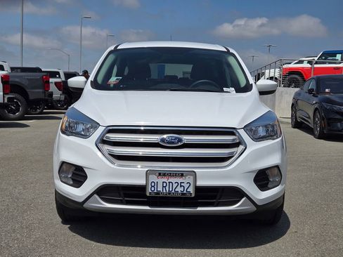 Used 2019 Ford Escape SE FWD image 2