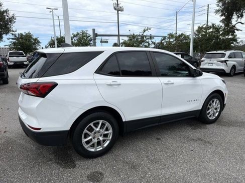 Used 2023 Chevrolet Equinox LS FWD image 2