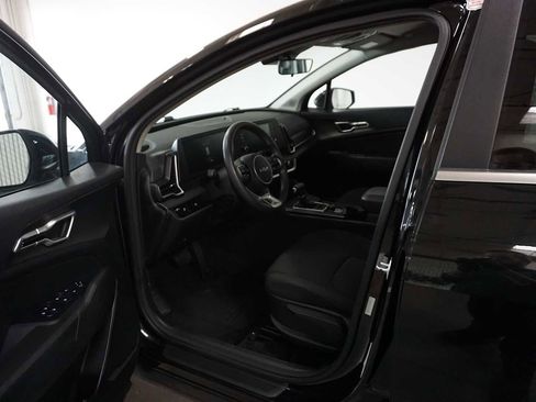 Used 2024 Kia Sportage LX image 13