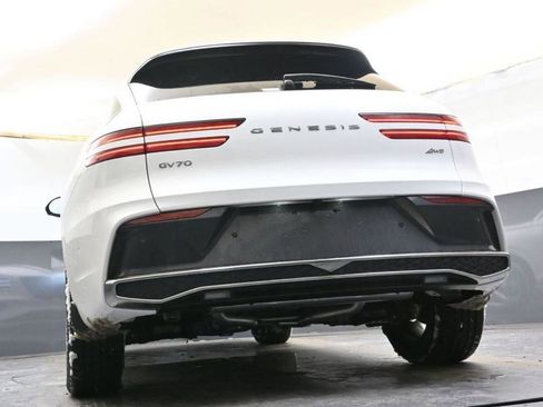 Used 2025 Genesis GV70 2.5T image 14