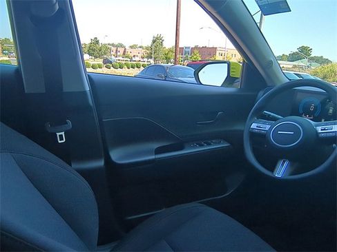 New 2026 Hyundai Kona SE image 10