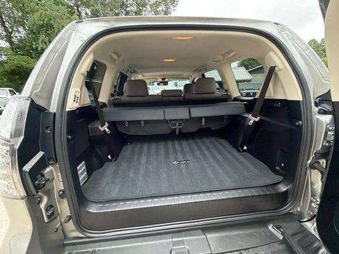 Used 2023 Lexus GX 460 Luxury w/ Accessory Package AWD/4WD image 83