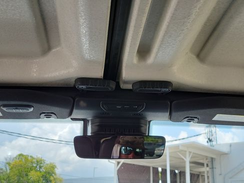 Used 2022 Jeep Wrangler Unlimited Sahara AWD/4WD image 20
