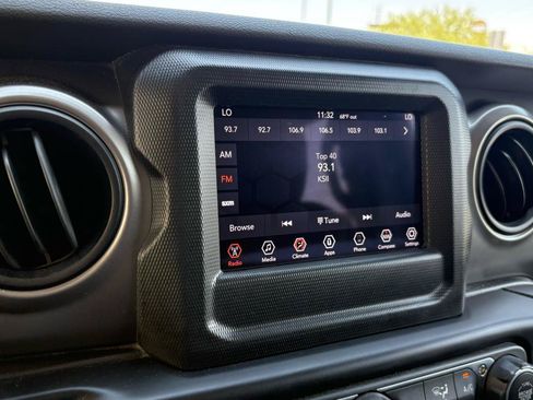 Used 2020 Jeep Gladiator Sport w/ Quick Order Package 24S AWD/4WD image 27