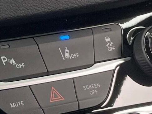 New 2026 Chrysler Voyager LX image 34