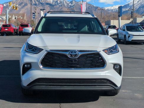 New 2026 Toyota Highlander Limited image 8