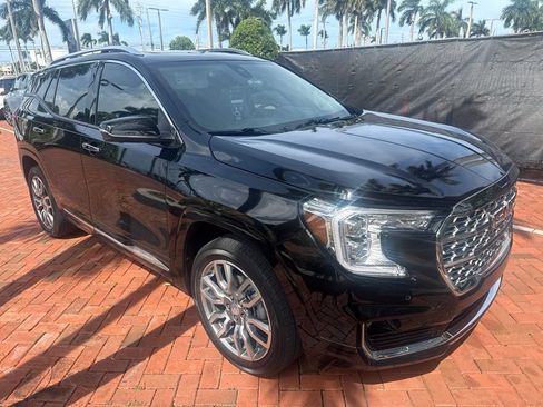 Used 2024 GMC Terrain Denali w/ Denali Premium Package AWD/4WD image 1