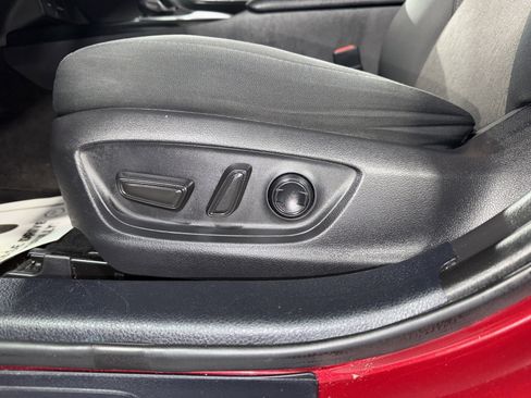 Used 2020 Toyota Camry LE image 17