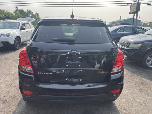 Used 2021 Chevrolet Trax LS w/ Tint and Cruise Package AWD/4WD image 8