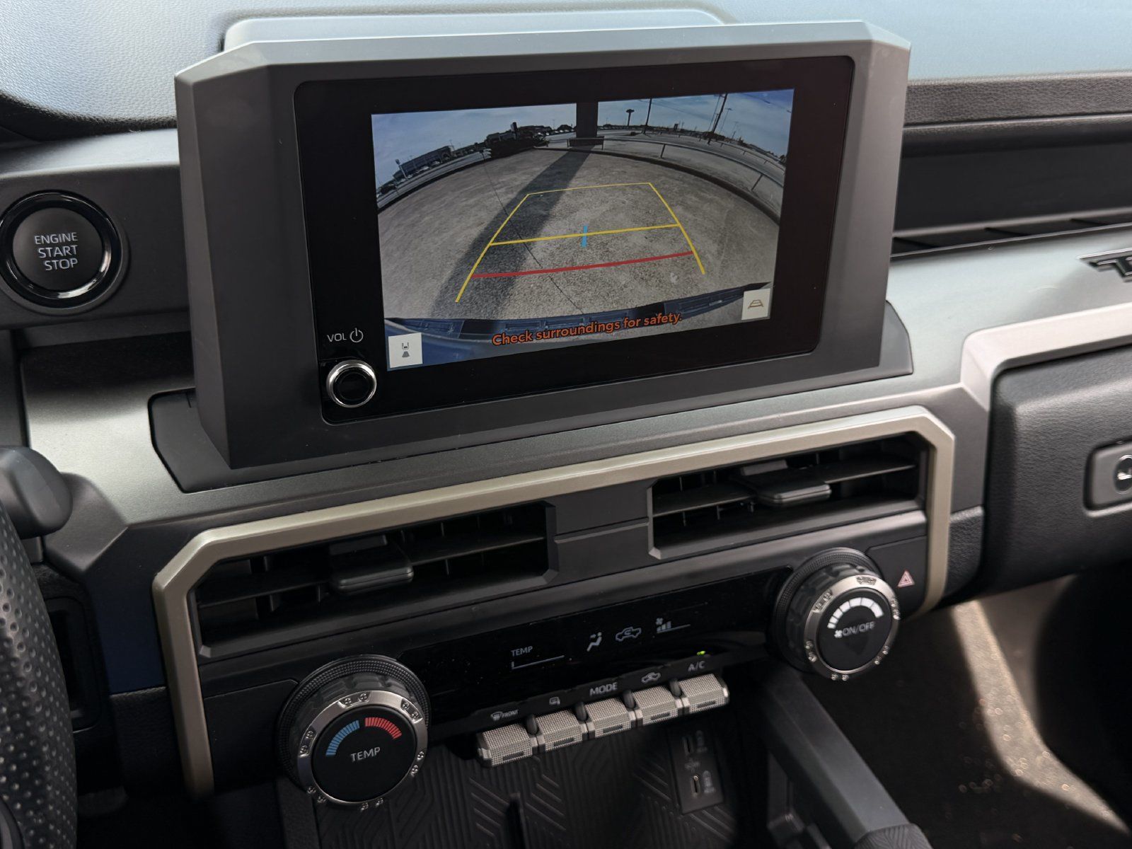 Used 2025 Toyota Tacoma SR5 AWD/4WD image 20