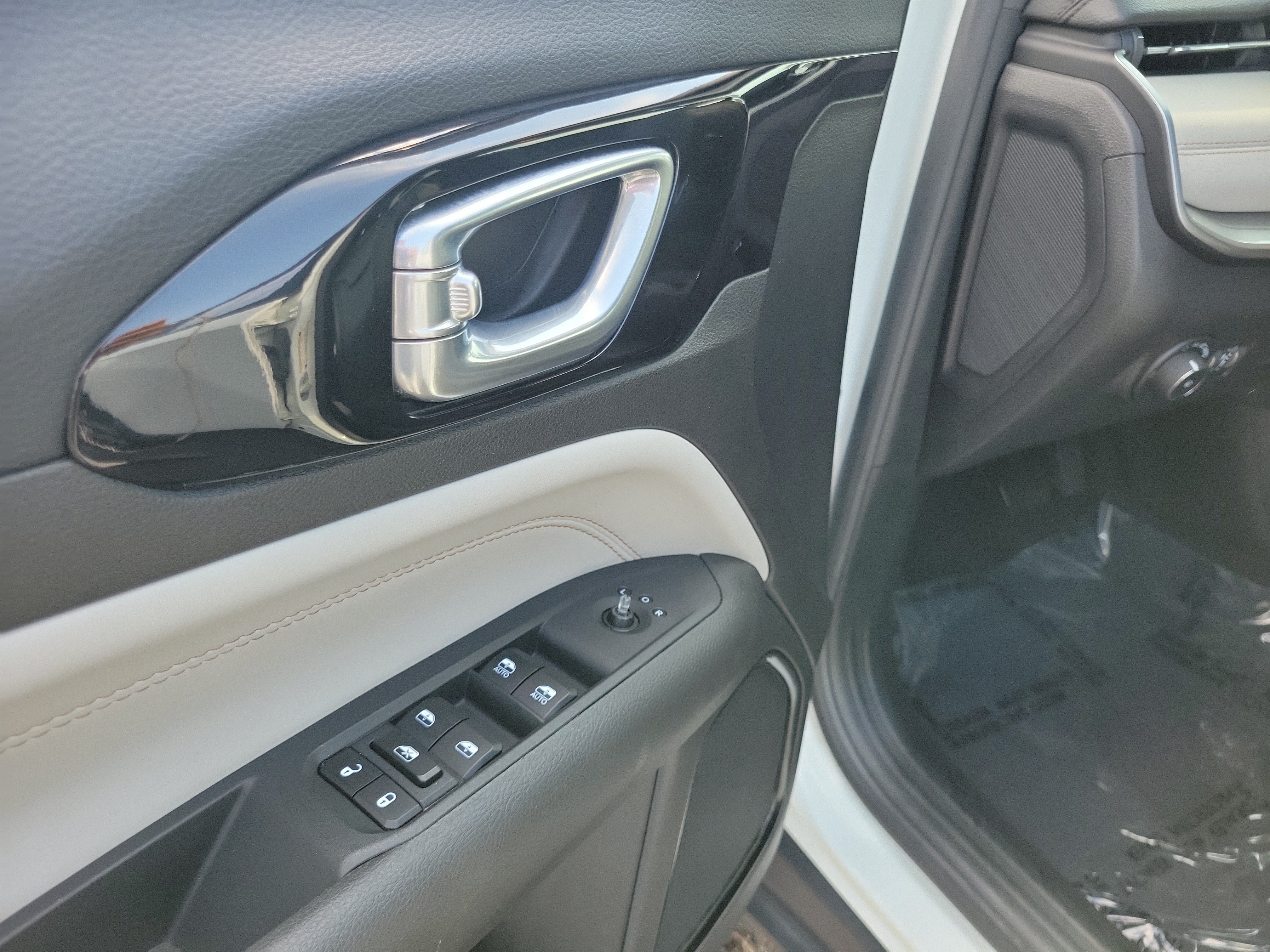 Used 2025 Jeep Compass Limited AWD/4WD image 18