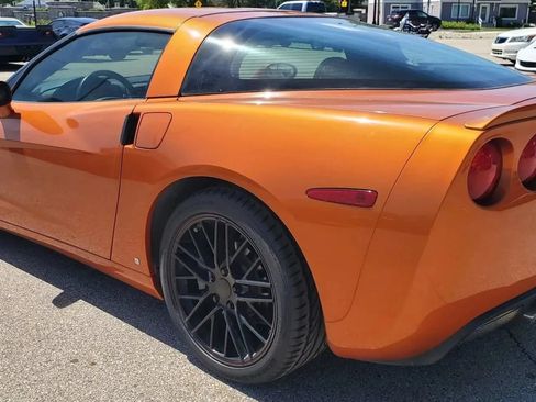 Used 2007 Chevrolet Corvette Coupe w/ Preferred Equipment Group RWD image 16
