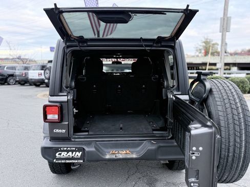 Used 2023 Jeep Wrangler Sport S image 7