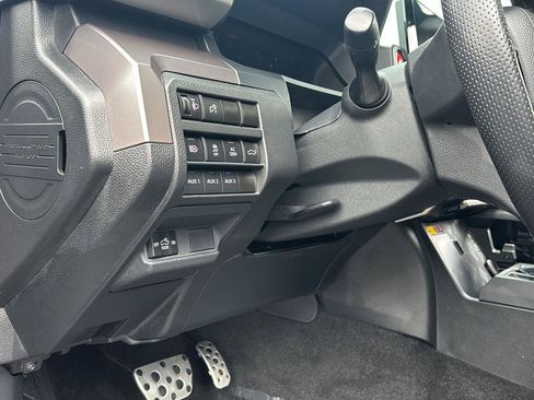 Used 2024 Toyota Tacoma TRD Sport w/ TRD Sport Premium Package AWD/4WD image 35