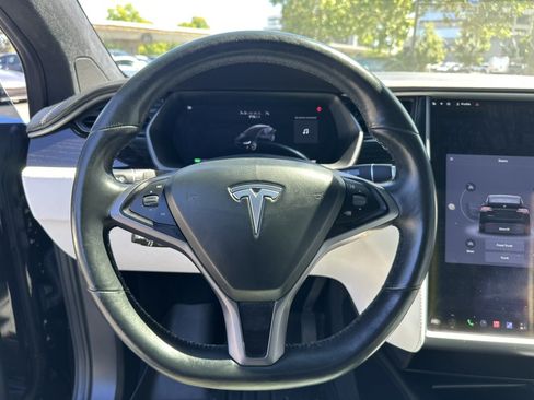 Used 2018 Tesla Model X 75D AWD/4WD image 13
