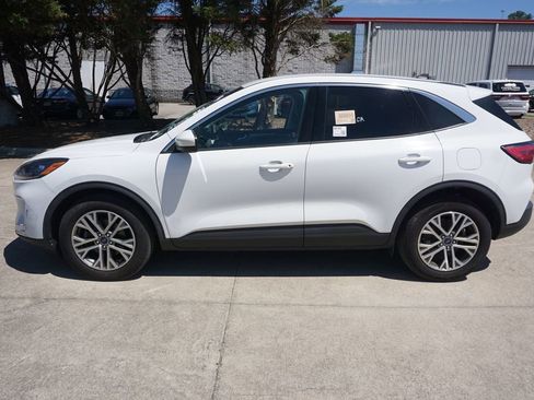 Used 2022 Ford Escape SEL w/ Technology Package AWD/4WD image 17