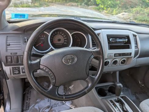 Used 2010 Toyota Tacoma 4x4 Double Cab image 17