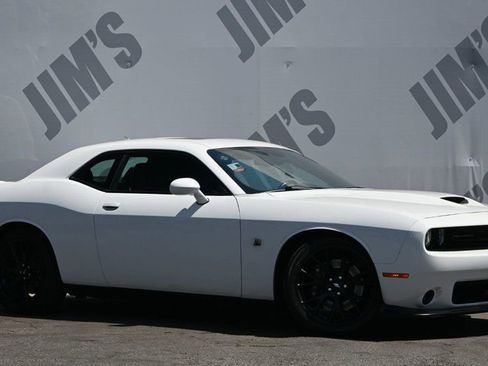 Used 2019 Dodge Challenger R/T w/ Plus Package RWD image 3