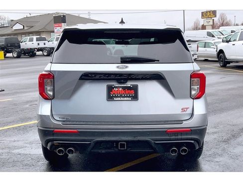 Used 2022 Ford Explorer ST image 4