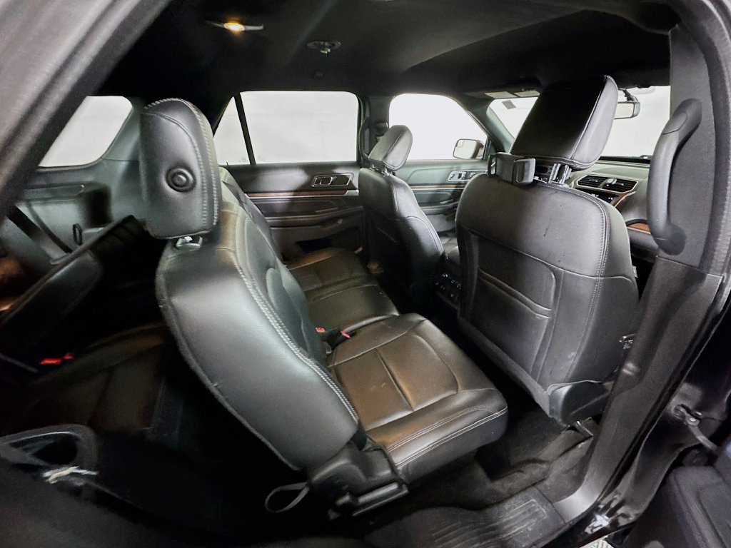 Used 2018 Ford Explorer Limited AWD/4WD image 29